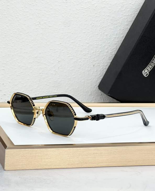 Picture of Chrome Hearts Sunglasses _SKUfw80915438fw